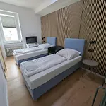 テンペルホーフ シティ メッセ アリーナ 3*