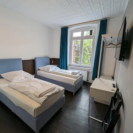 Tempelhof - City-messe-arena Otel Köln
