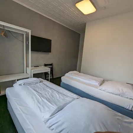 Tempelhof - City-messe-arena Otel Köln