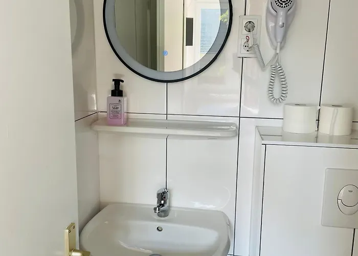 テンペルホーフ シティ メッセ アリーナ ホテル 3*