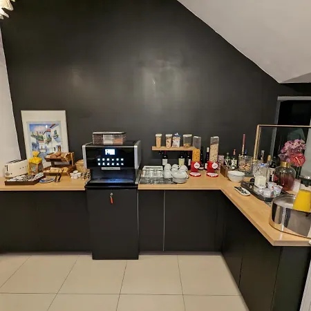 Tempelhof - City-messe-arena מלון