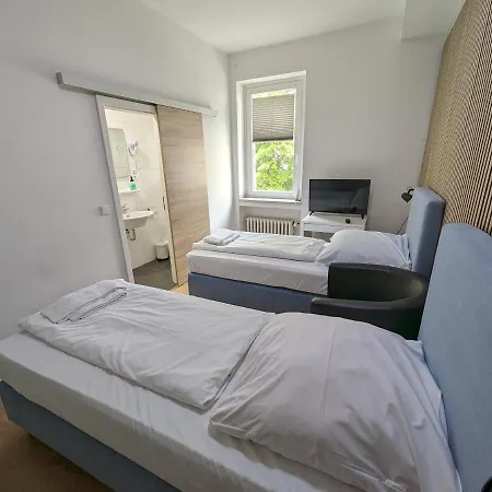 Tempelhof - City-messe-arena 3*