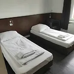 酒店 城市展览馆滕珀尔霍夫酒店 3*