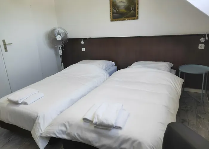 Tempelhof - City-messe-arena 3*