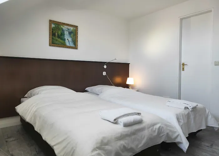 Tempelhof - City-messe-arena 3*